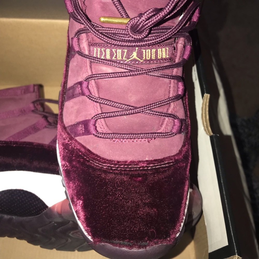 Jordan’s Retro 11 Maroon